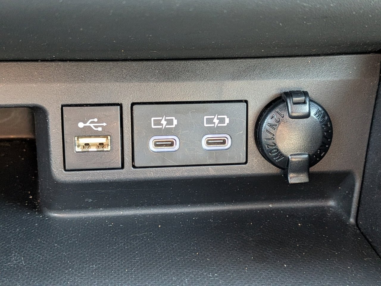 Used 2024 Toyota Highlander XLE AWD/4WD image 24