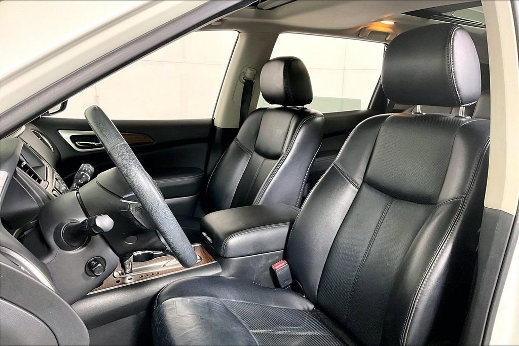 Used 2018 Nissan Pathfinder Platinum image 25