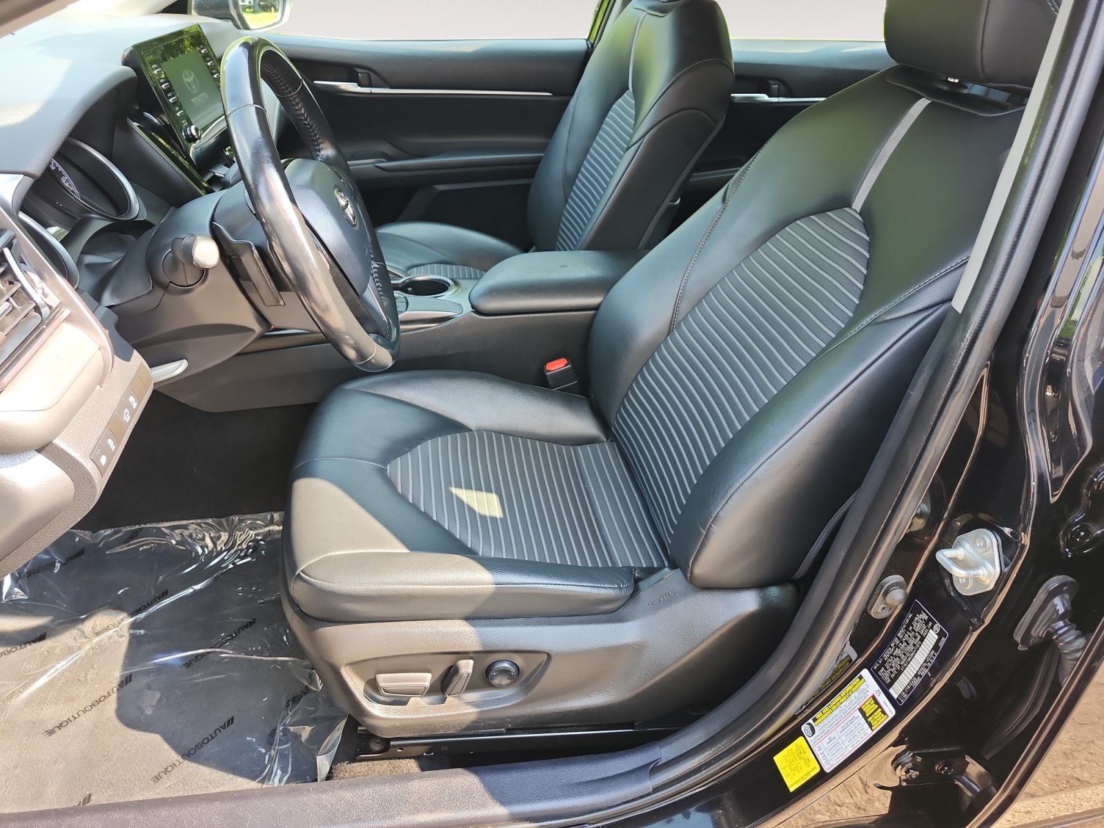 Used 2021 Toyota Camry SE FWD image 9
