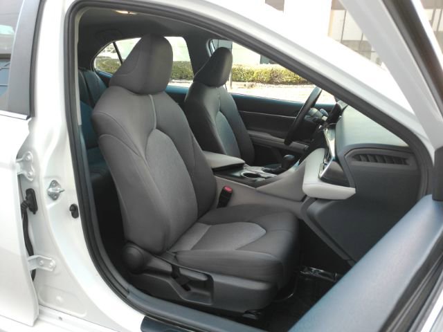 Used 2022 Toyota Camry LE image 19