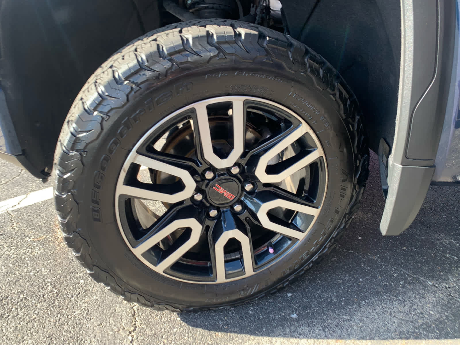 Used 2020 GMC Sierra 1500 AT4 w/ AT4 Premium Package image 9