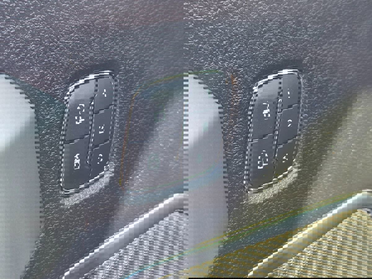 Used 2019 Ford F150 Lariat image 31