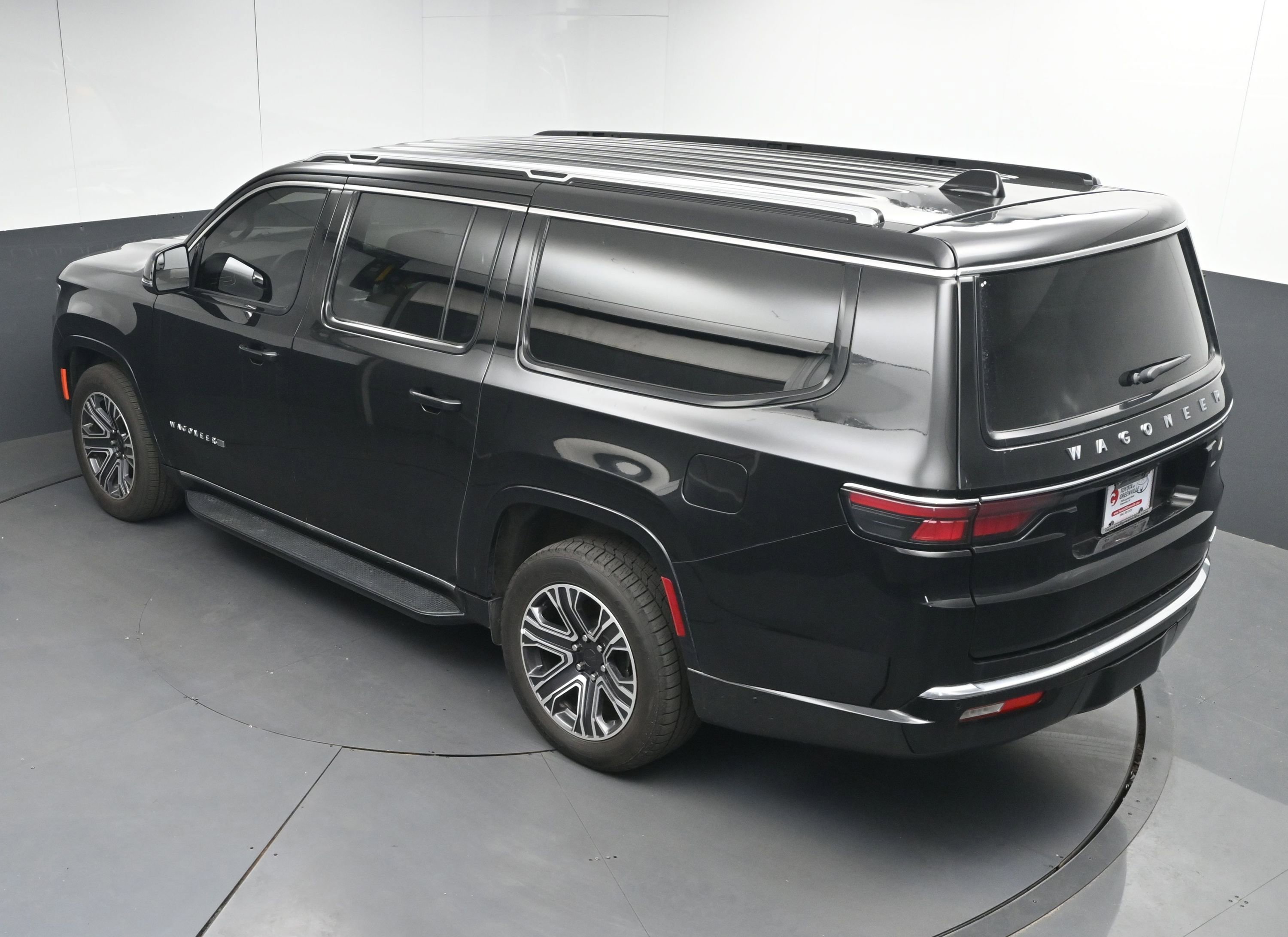 Used 2024 Jeep Wagoneer L Series II w/ Flexible Seating Group image 36