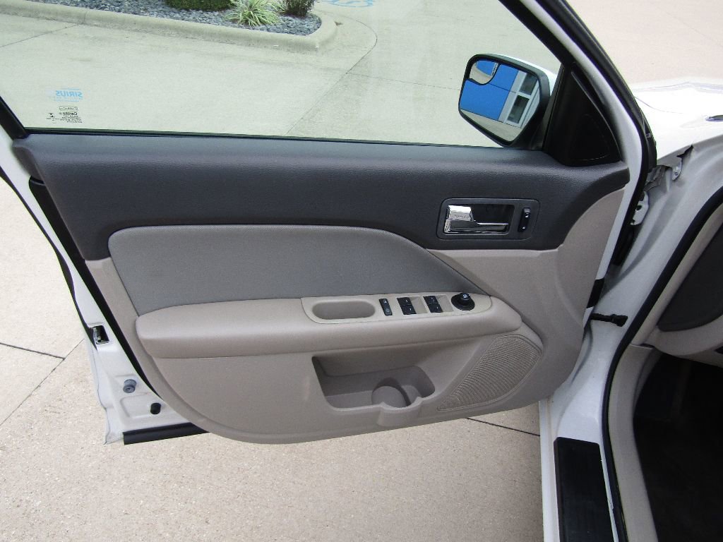 Used 2012 Ford Fusion SE FWD image 11