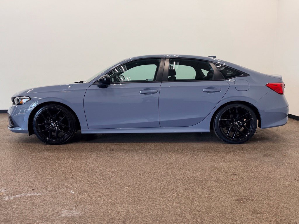 Used 2022 Honda Civic Sport image 2