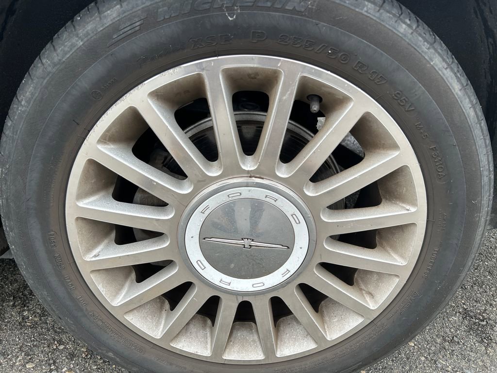 Used 2005 Ford Thunderbird image 20