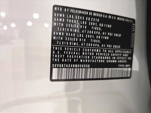 Used 2022 Volkswagen Tiguan SE R-Line image 14