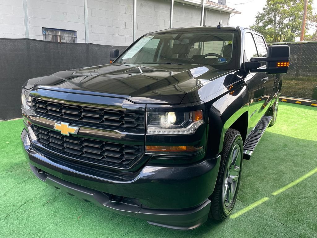Used 2018 Chevrolet Silverado 1500 Custom w/ Custom Value Package AWD/4WD image 13