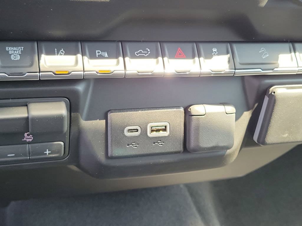 New 2026 Chevrolet Silverado 2500 Custom w/ Custom Value Package AWD/4WD image 8