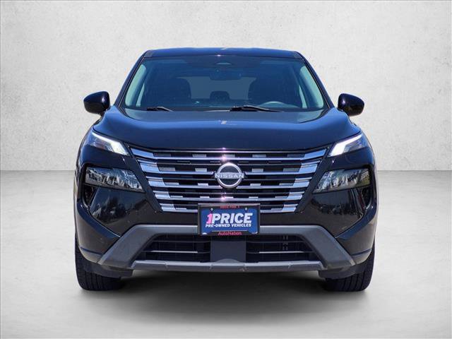 Used 2024 Nissan Rogue SV FWD image 2