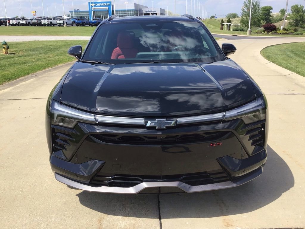Used 2025 Chevrolet Blazer EV SS AWD/4WD image 2
