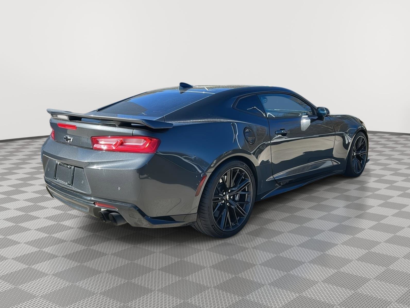 Used 2018 Chevrolet Camaro ZL1 image 5