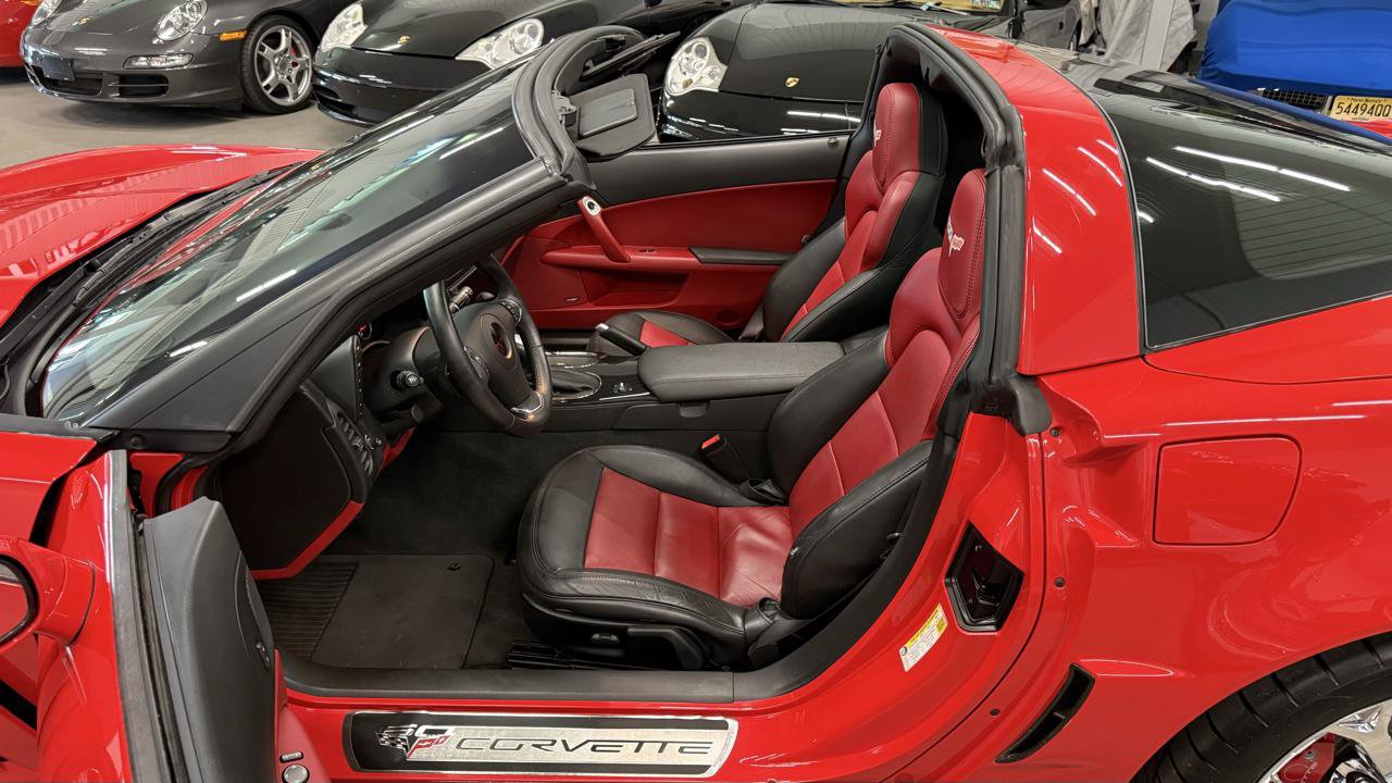 Used 2013 Chevrolet Corvette Grand Sport w/ 2LT Preferred Equipment Group RWD image 29
