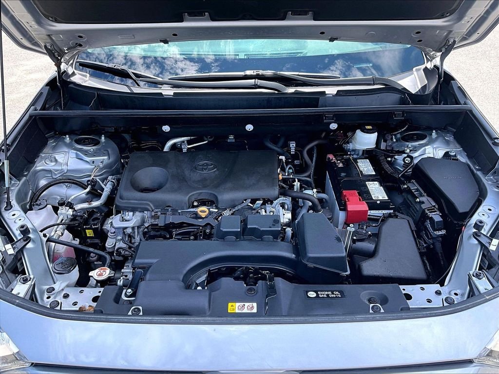 Used 2025 Toyota RAV4 XLE AWD/4WD image 30