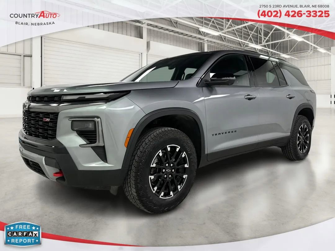 Used 2025 Chevrolet Traverse Z71 image 1