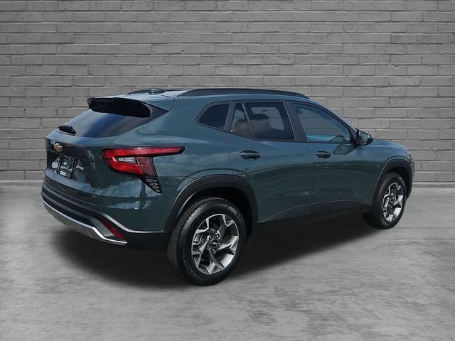 Used 2025 Chevrolet Trax LT FWD image 5