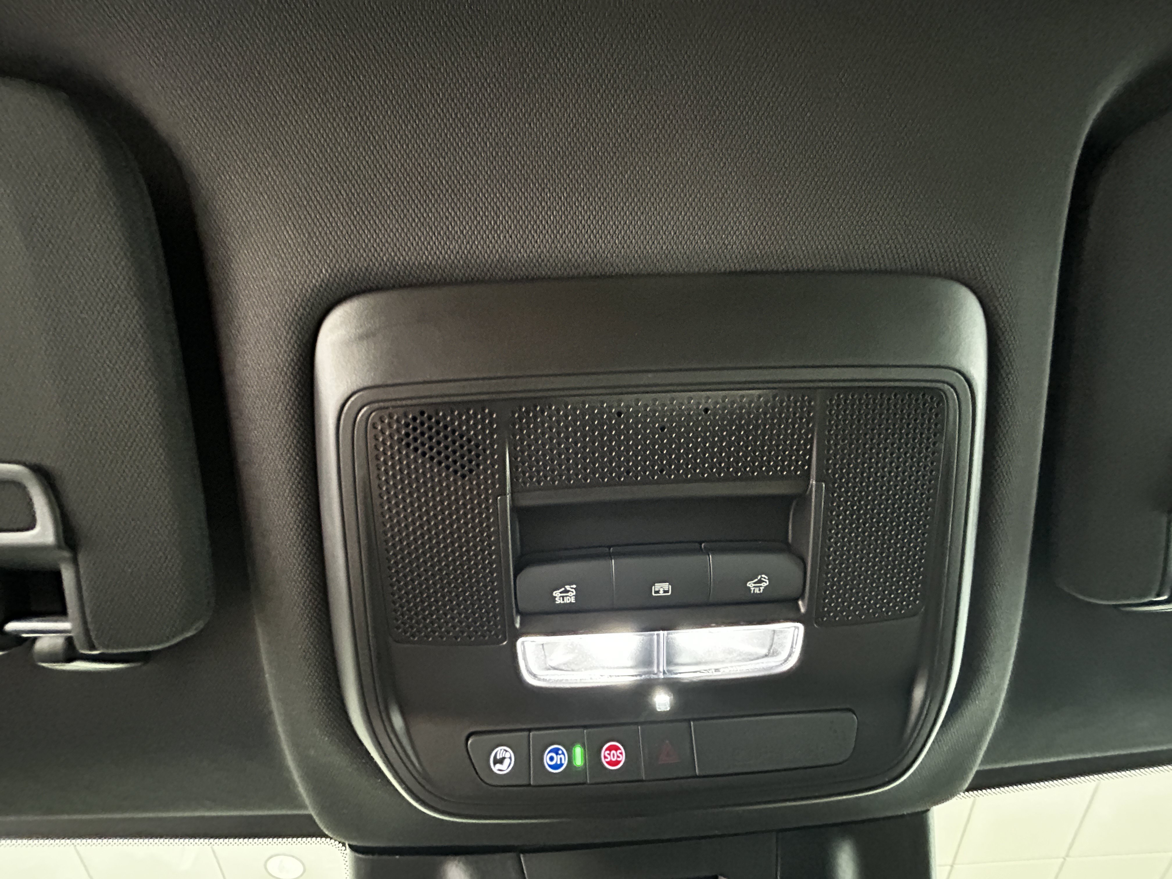 Used 2026 Chevrolet Equinox EV RS w/ Active Safety Package 3 AWD/4WD image 16