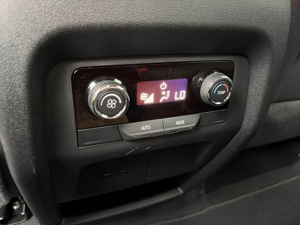 New 2027 Chevrolet Traverse LT FWD image 9