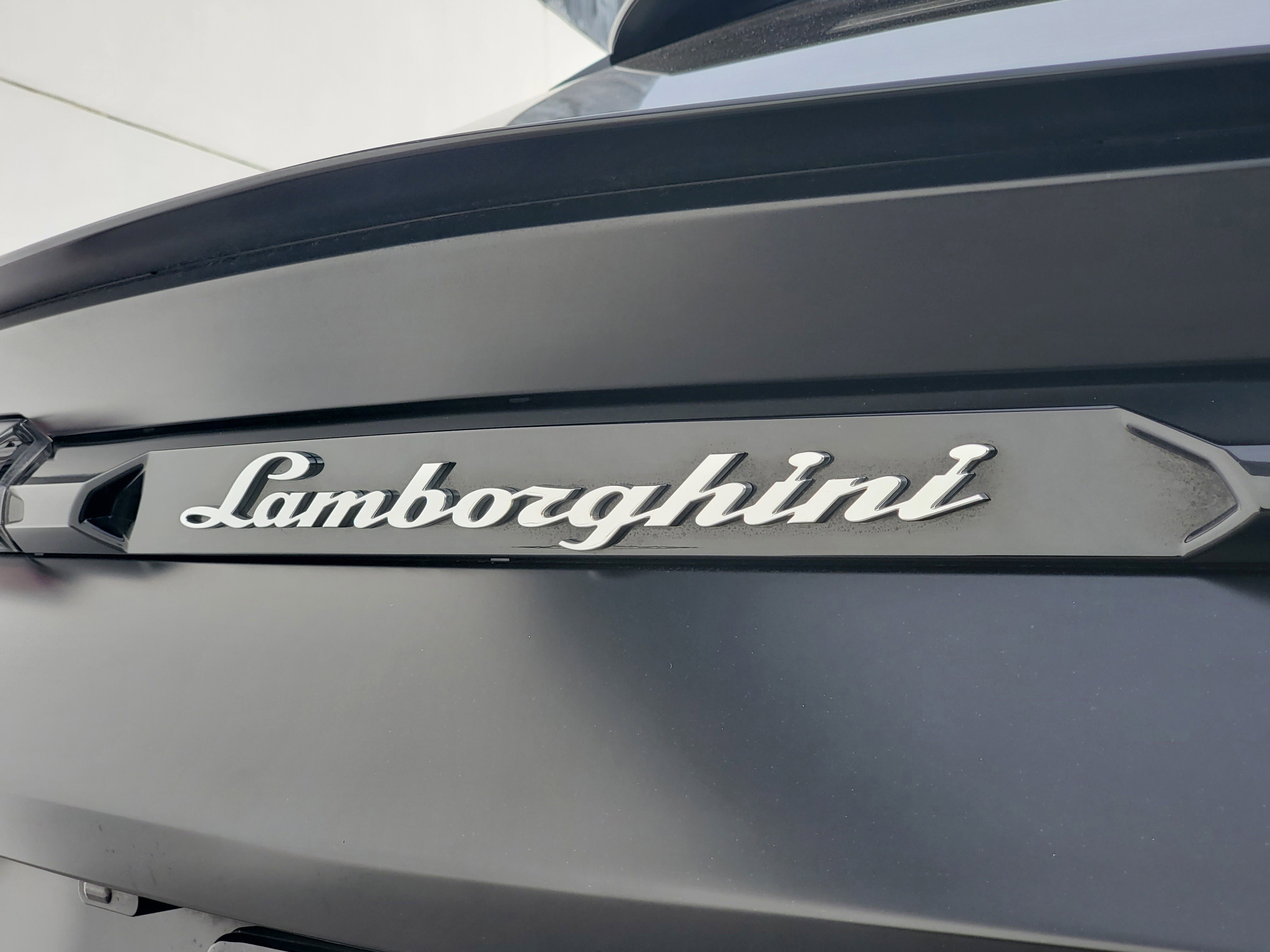 Used 2021 Lamborghini Urus image 9