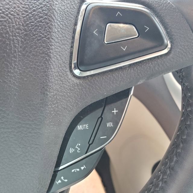 Used 2017 Lincoln MKC Select w/ Select Plus Package image 3