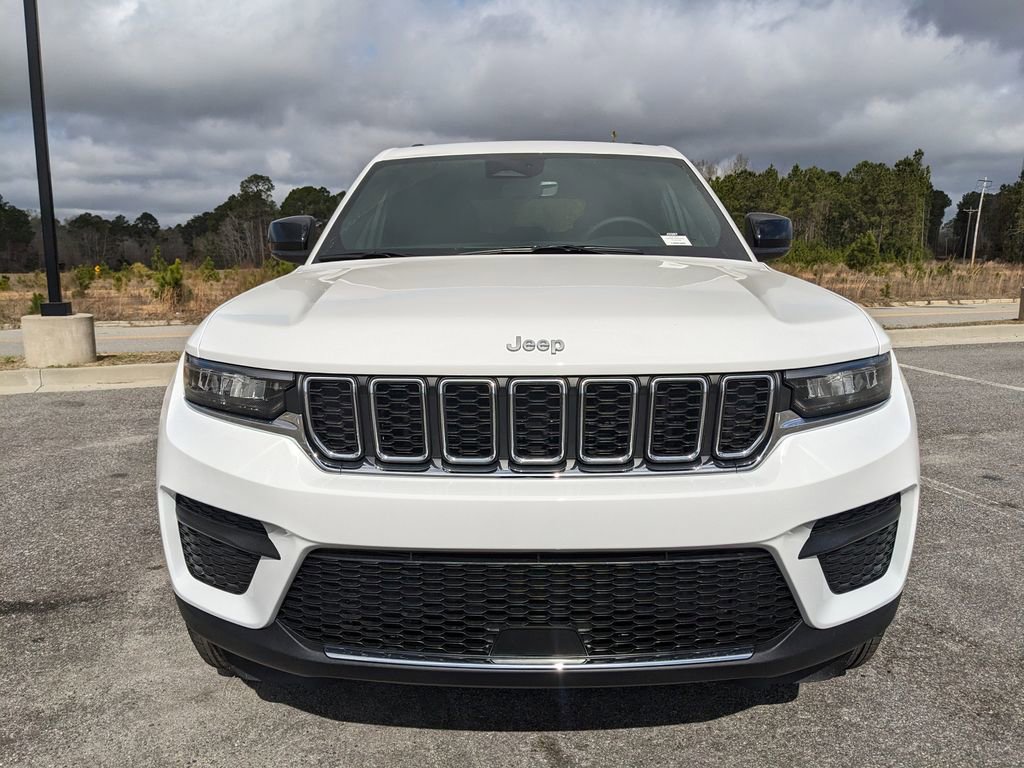 New 2026 Jeep Grand Cherokee Laredo w/ Trailer Tow Package RWD image 15