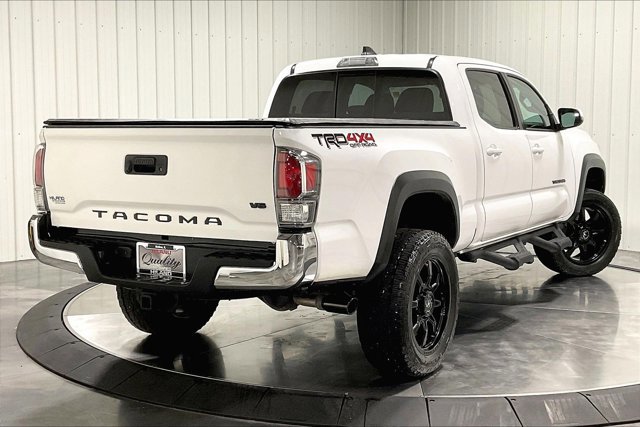 Used 2020 Toyota Tacoma TRD Off-Road w/ Blackout Package AWD/4WD image 13