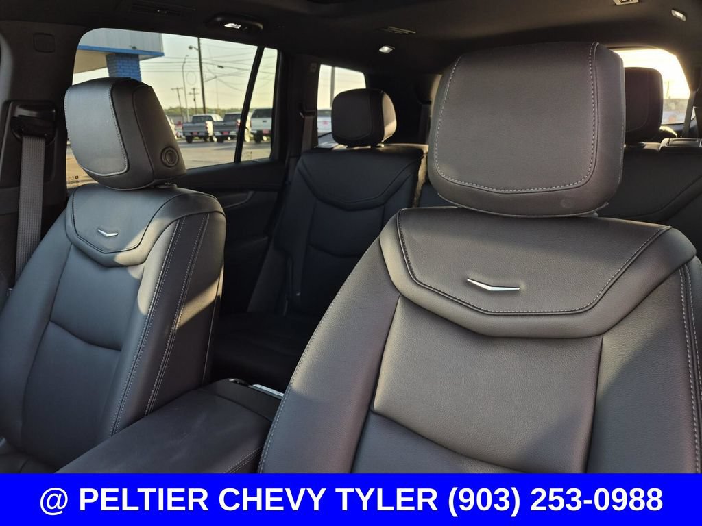 Used 2025 Cadillac XT6 Luxury FWD image 36