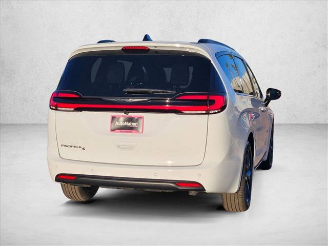 New 2026 Chrysler Pacifica Select image 8