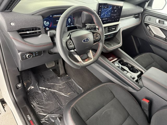 Used 2025 Ford Explorer ST RWD image 9