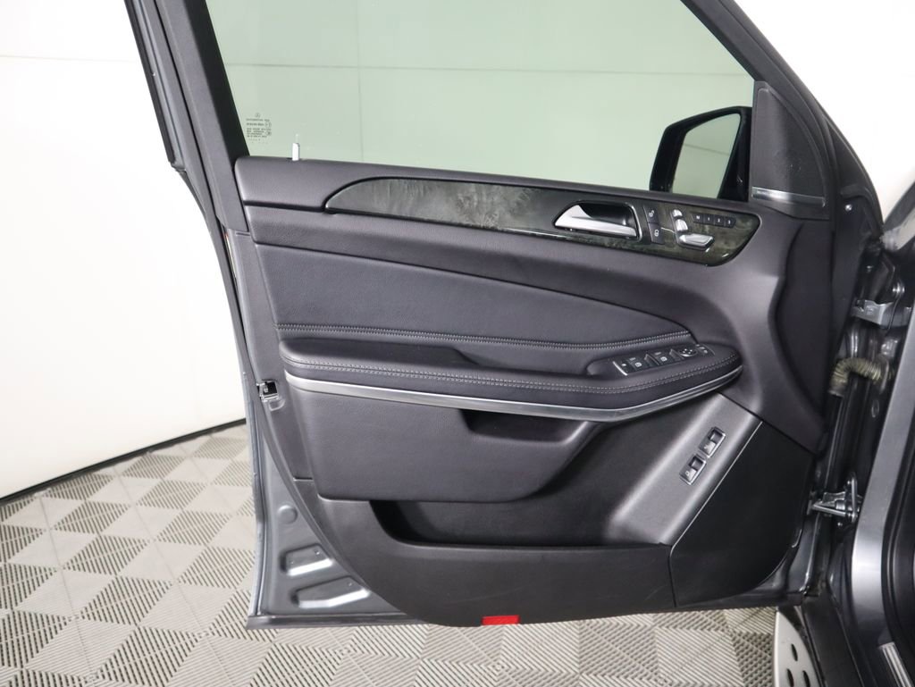 Used 2018 Mercedes-Benz GLS 550 4MATIC image 24