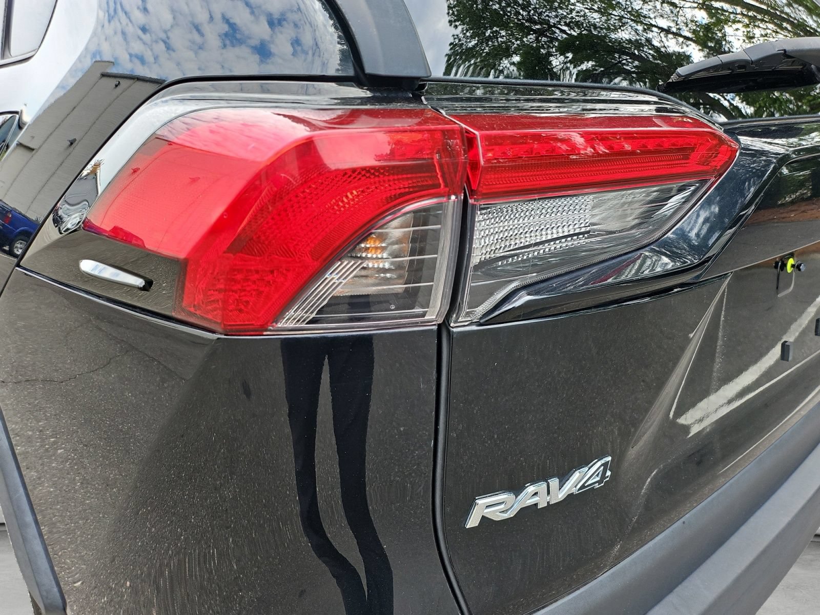 Used 2019 Toyota RAV4 XLE Premium w/ All Weather Liner Package AWD/4WD image 19
