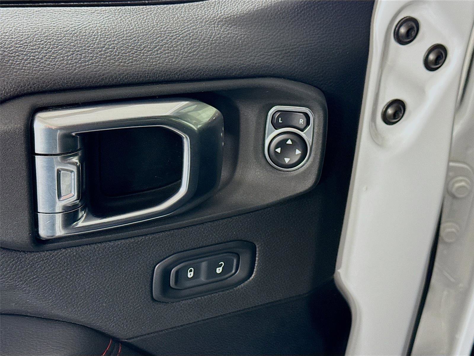 Used 2021 Jeep Gladiator Rubicon image 12