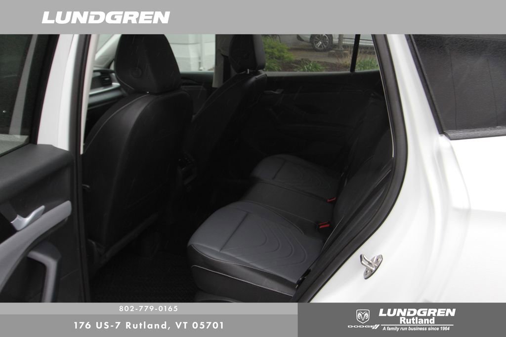 Used 2025 Volkswagen Tiguan SE w/ Panoramic Sunroof Package AWD/4WD image 24