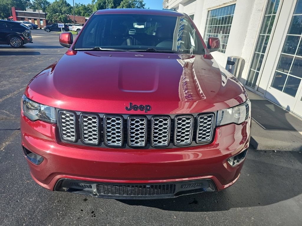 Used 2020 Jeep Grand Cherokee Altitude AWD/4WD image 3