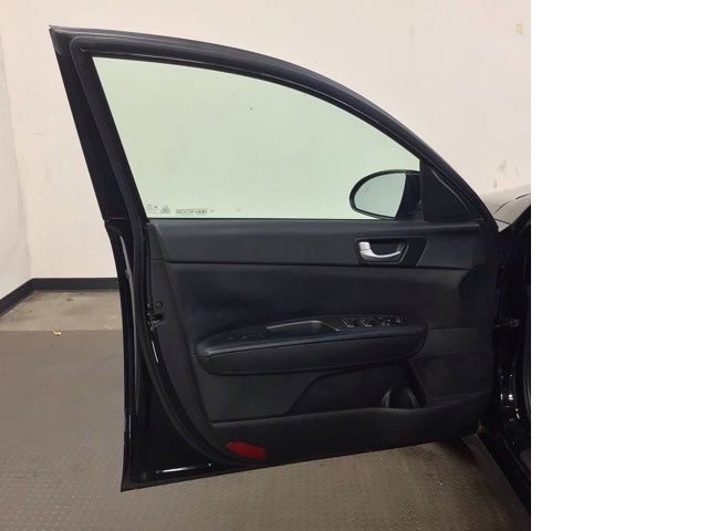 Used 2020 Kia Optima SE image 26
