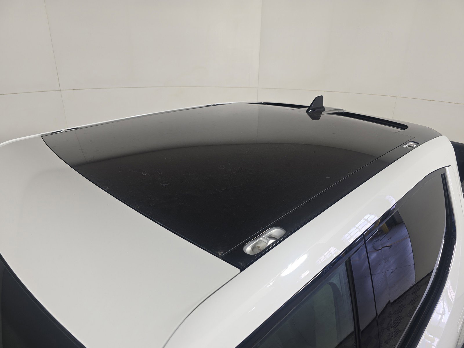 Used 2023 Rivian R1T Adventure AWD/4WD image 13