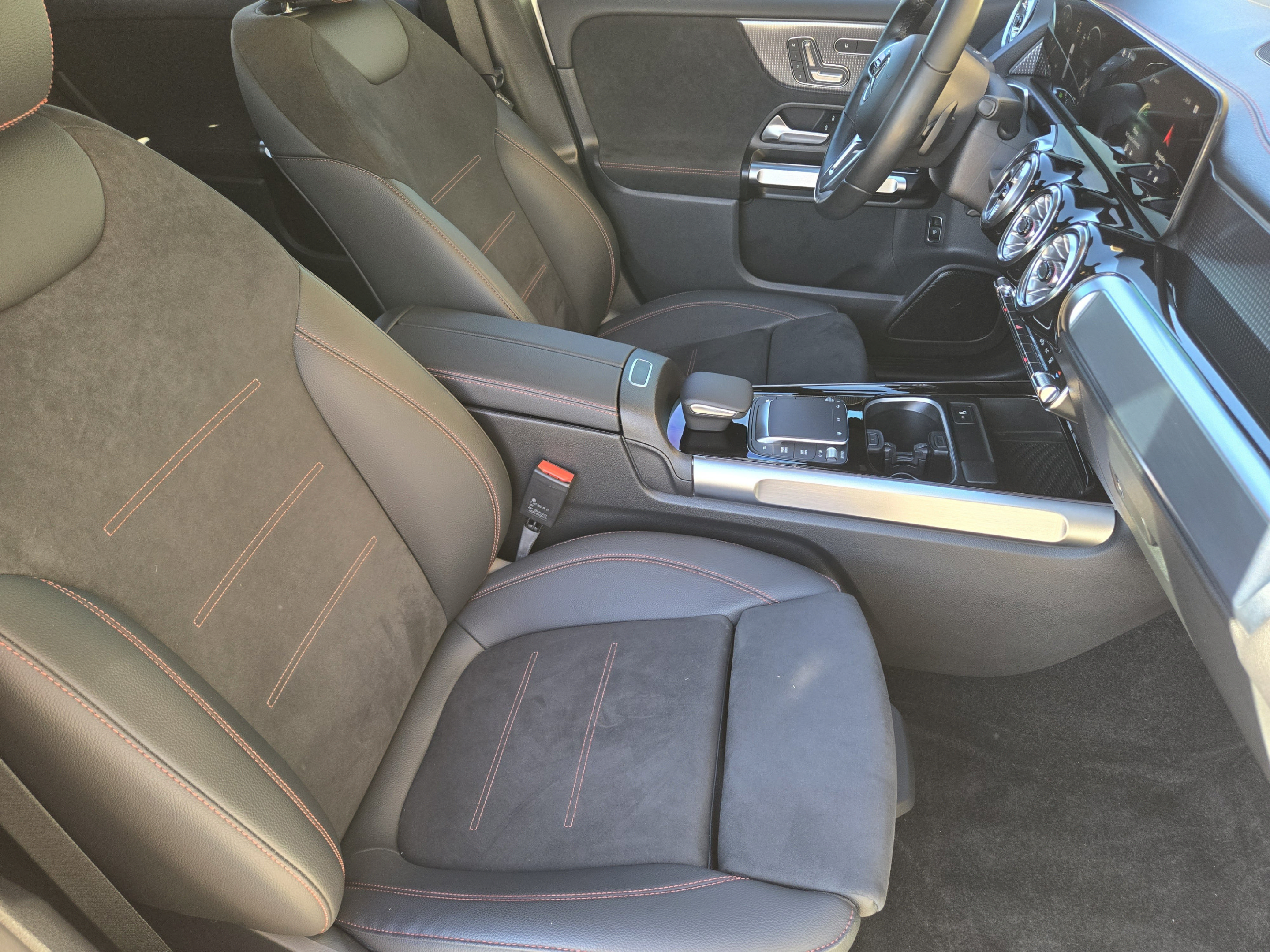 Certified 2023 Mercedes-Benz EQB 300 4MATIC image 11