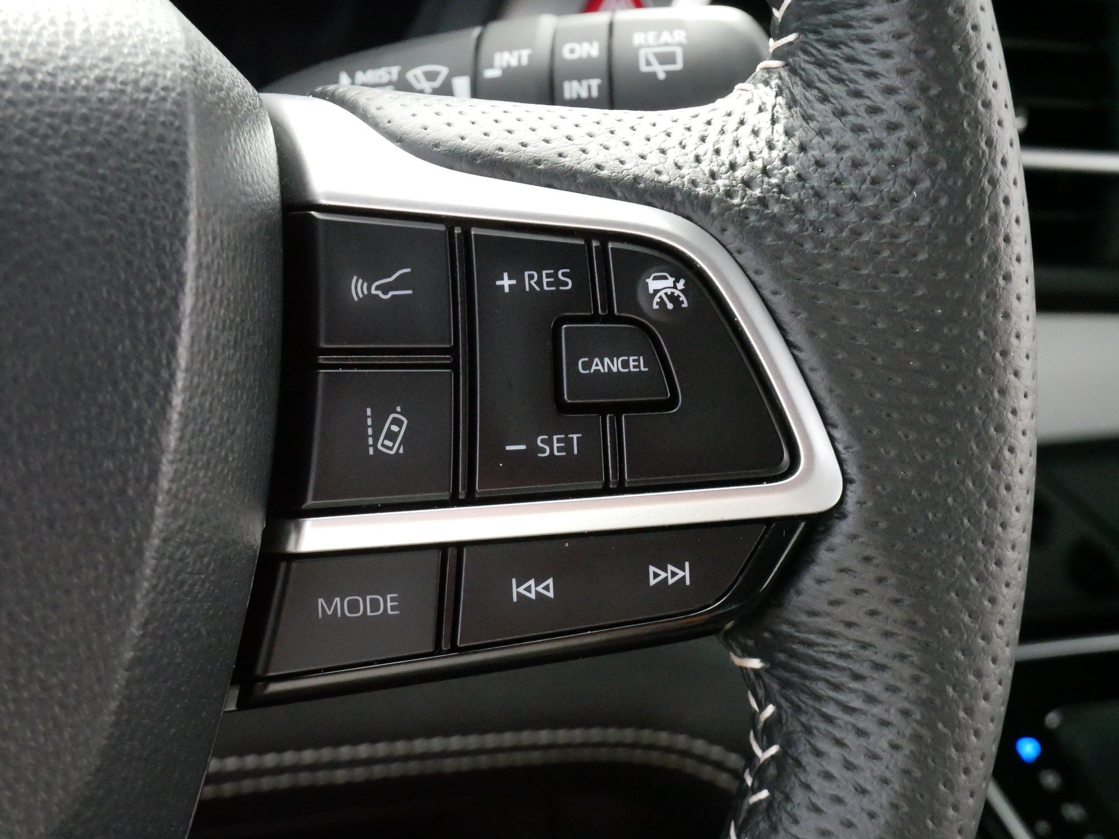 Certified 2026 Toyota Sienna XSE FWD image 26