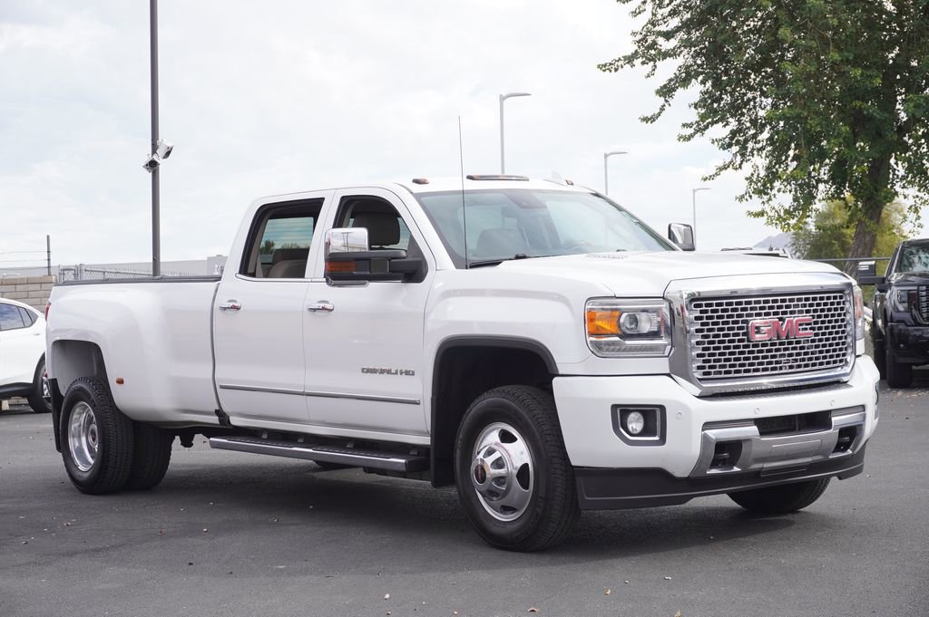 Used 2016 GMC Sierra 3500 Denali w/ Duramax Plus Package image 4