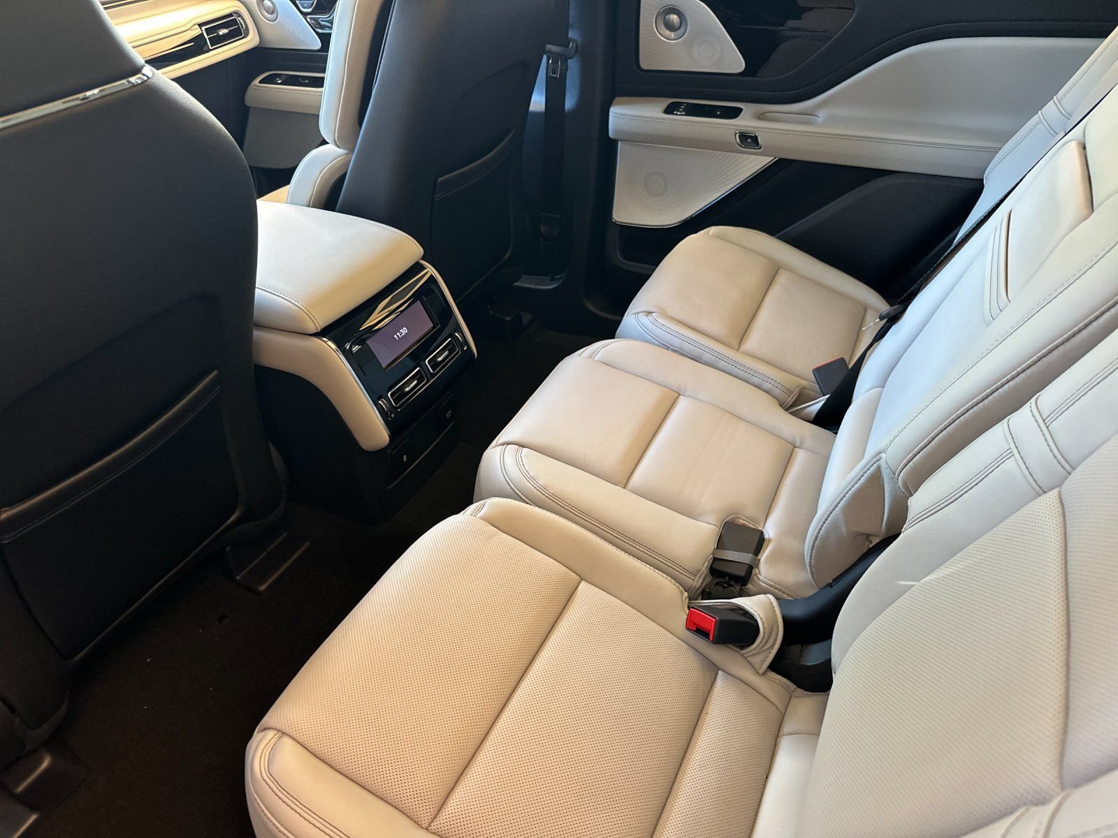 New 2026 Lincoln Aviator Reserve AWD/4WD image 11