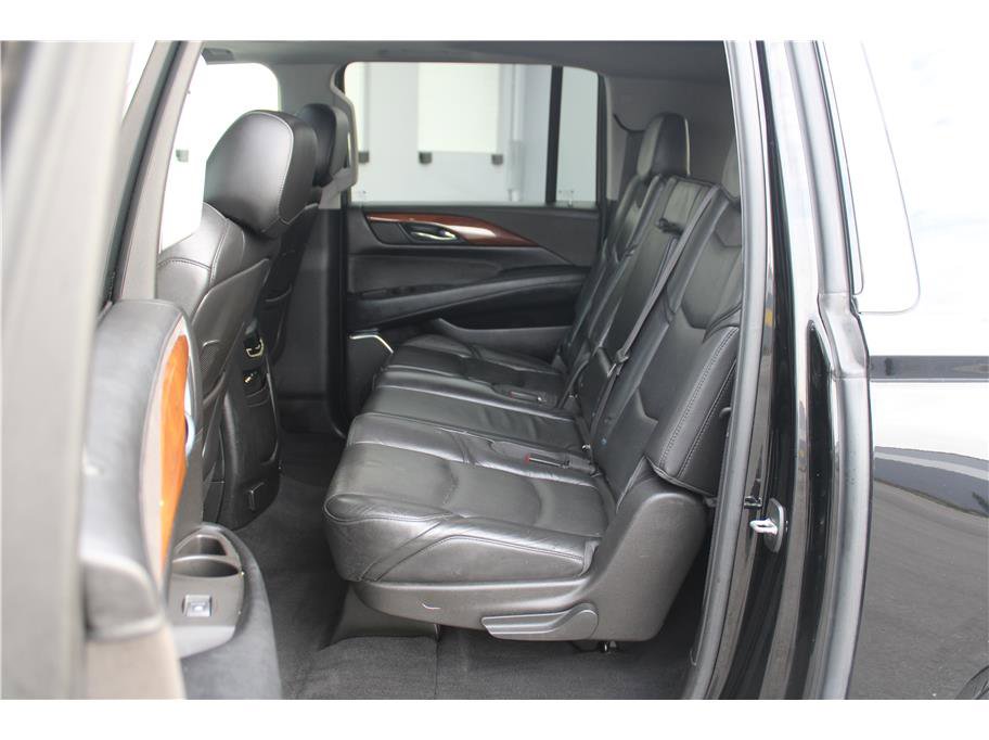 Used 2016 Cadillac Escalade ESV Luxury image 12