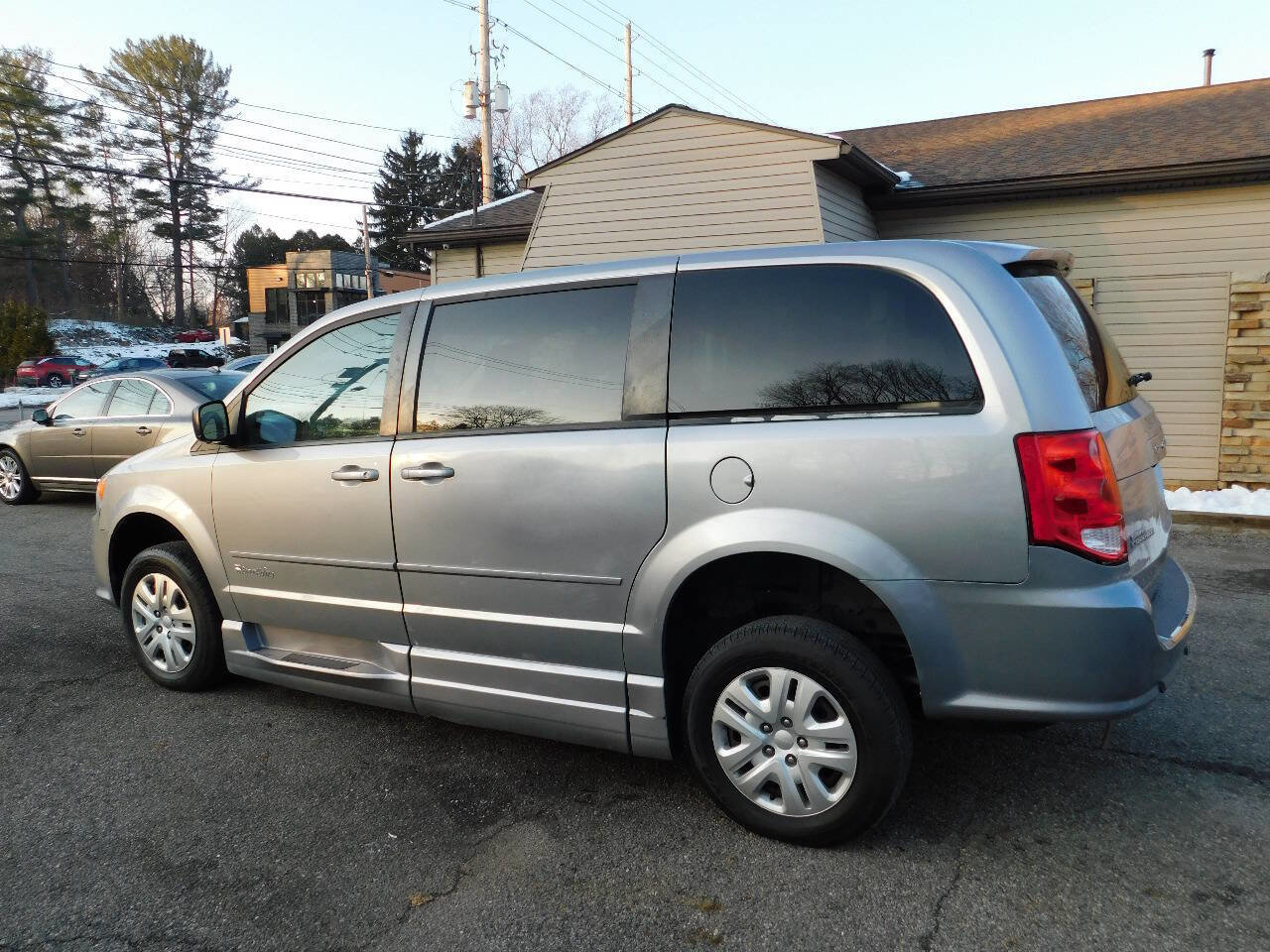 Used 2017 Dodge Grand Caravan SE w/ Power Window Group image 12
