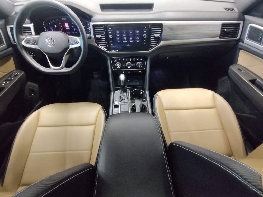 Certified 2022 Volkswagen Atlas Cross Sport SE w/ Panoramic Sunroof Package image 39