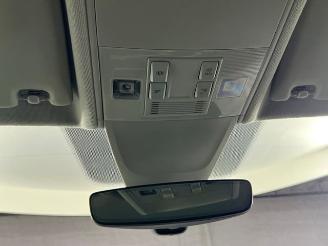 Used 2024 Volkswagen Tiguan SE image 19