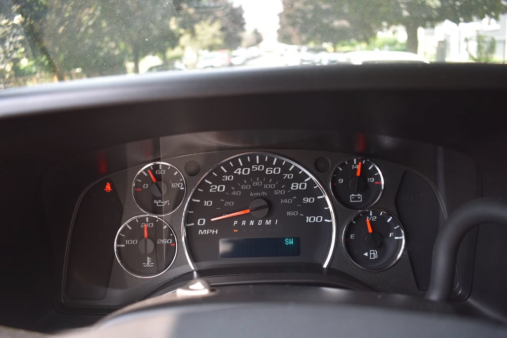Used 2023 Chevrolet Express 3500 LT w/ LT Preferred Equipment Group RWD image 16