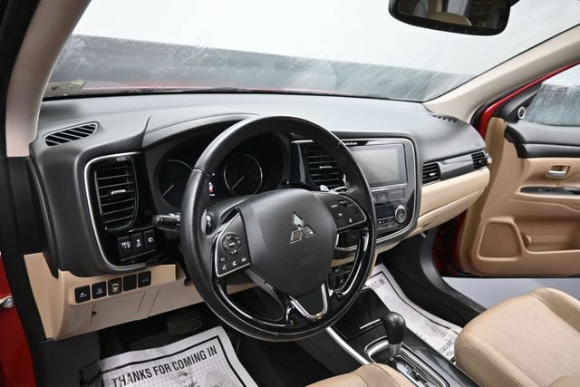 Used 2018 Mitsubishi Outlander GT AWD/4WD image 15
