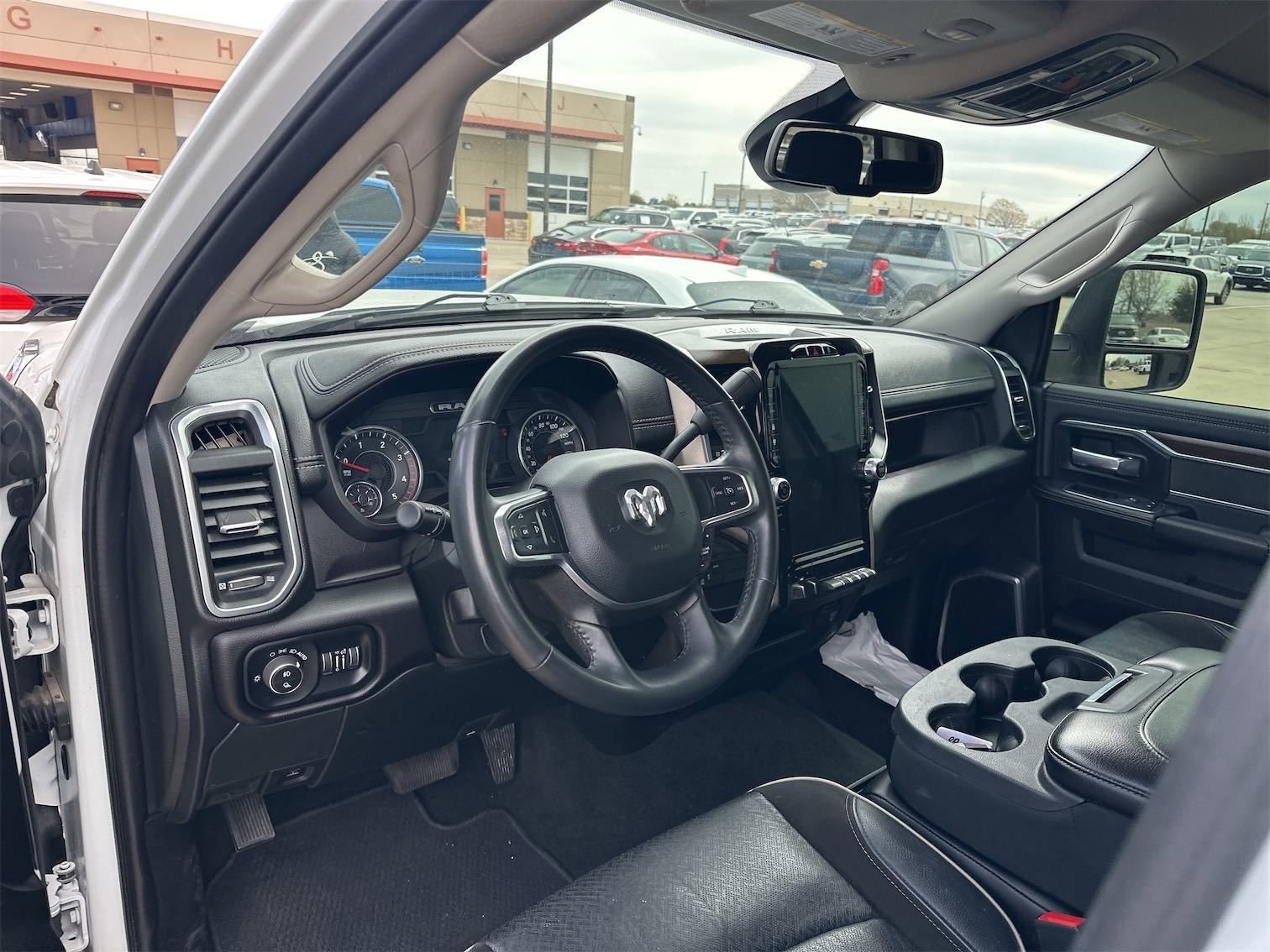 Used 2024 RAM 2500 Laramie AWD/4WD image 22