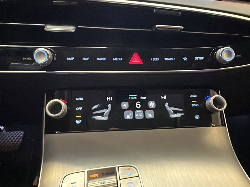 Certified 2026 Genesis GV70 2.5T Select image 28