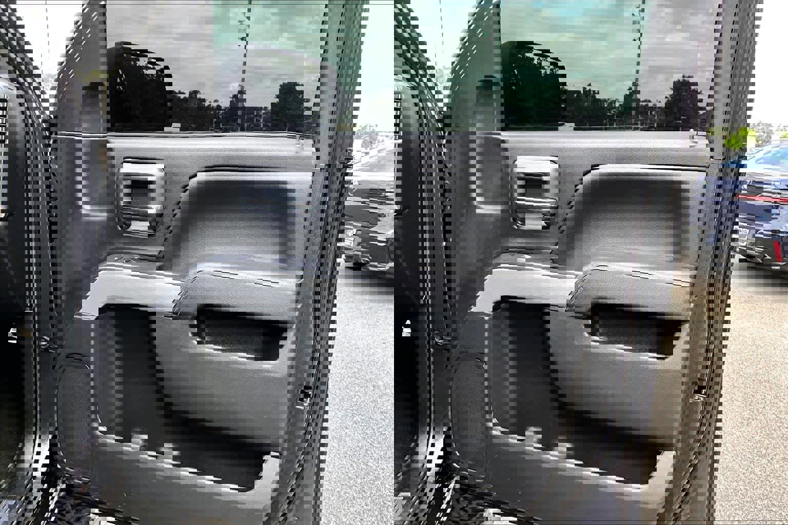 Used 2015 Chevrolet Silverado 2500 LT w/ LT Convenience Package AWD/4WD image 24