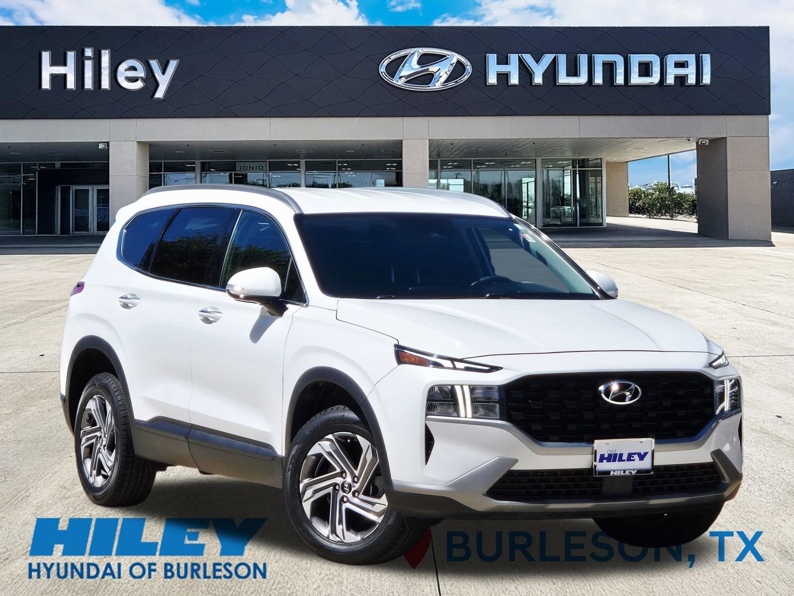 Certified 2023 Hyundai Santa Fe SEL image 2